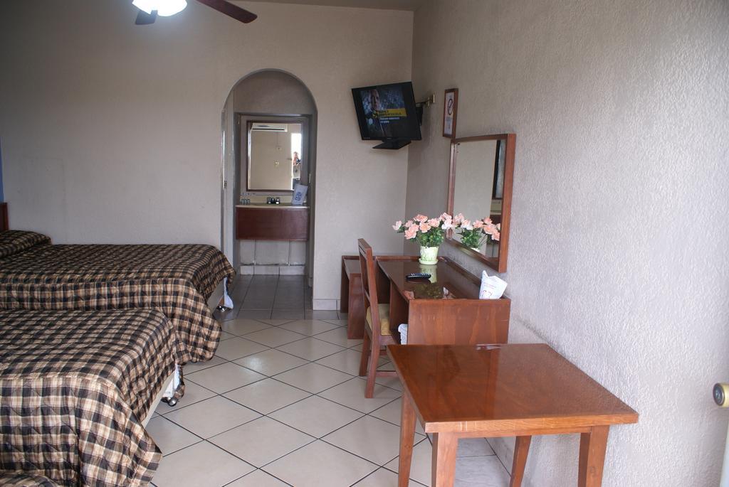 Hotel De Mexico Matamoros  Room photo