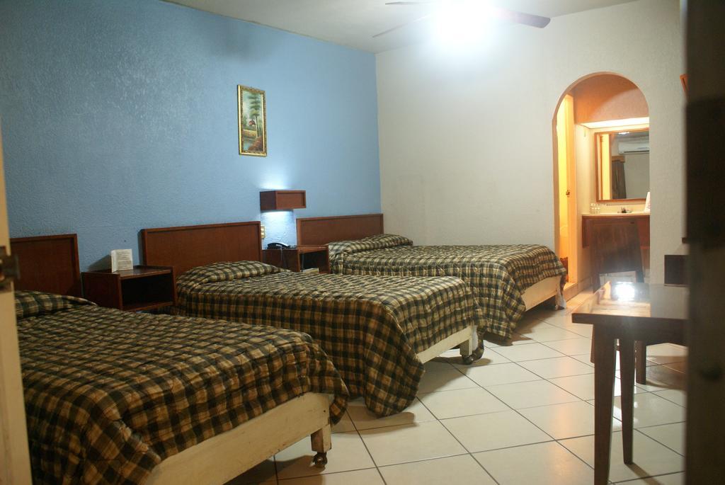 Hotel De Mexico Matamoros  Room photo